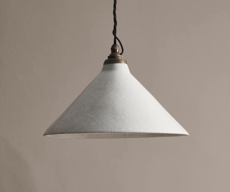 devol_kitchen_Crackle-Pendant-UK-Large-Brass