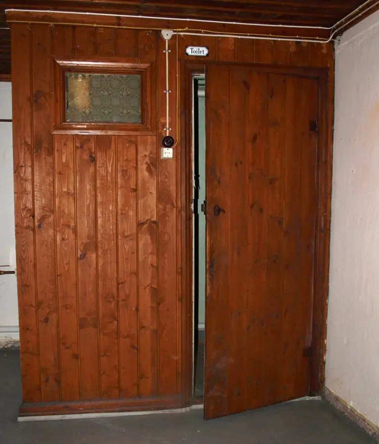 gammelt_klossettrom_villa_bergfall_13.jpg