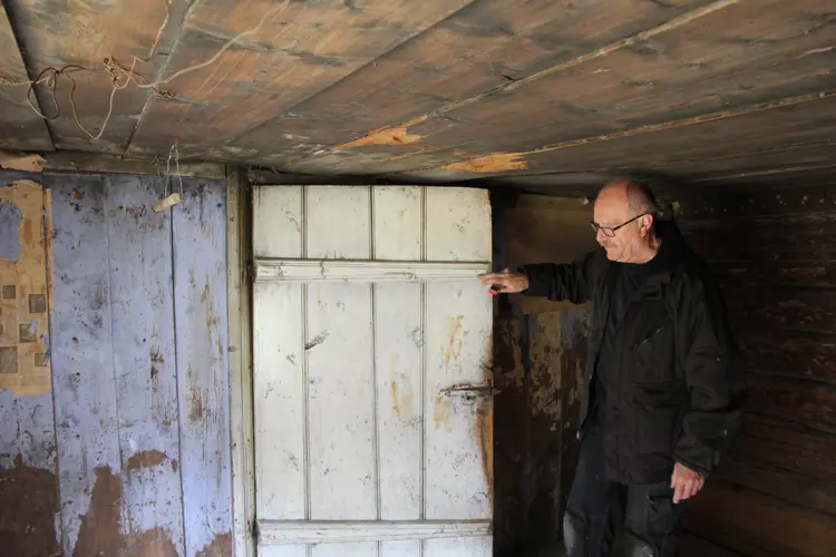 Fargeundersoekelser-paa-husmannsplassen-Hesthagen.-Foto:-Bygg-og-Bevar.