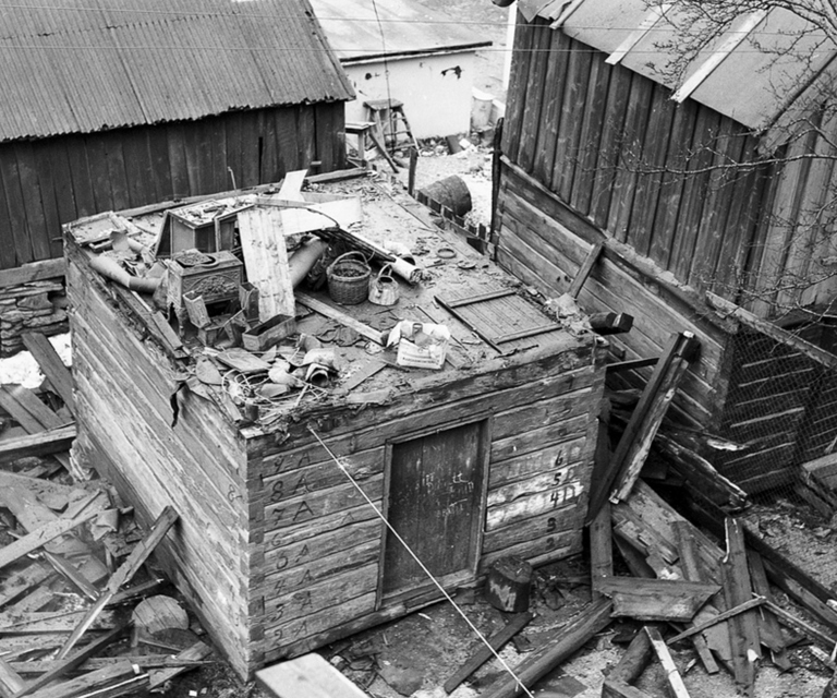 Demontering og flytt av laftet hus i Tromsø- Schrøder - Perspektivet museum.jpg