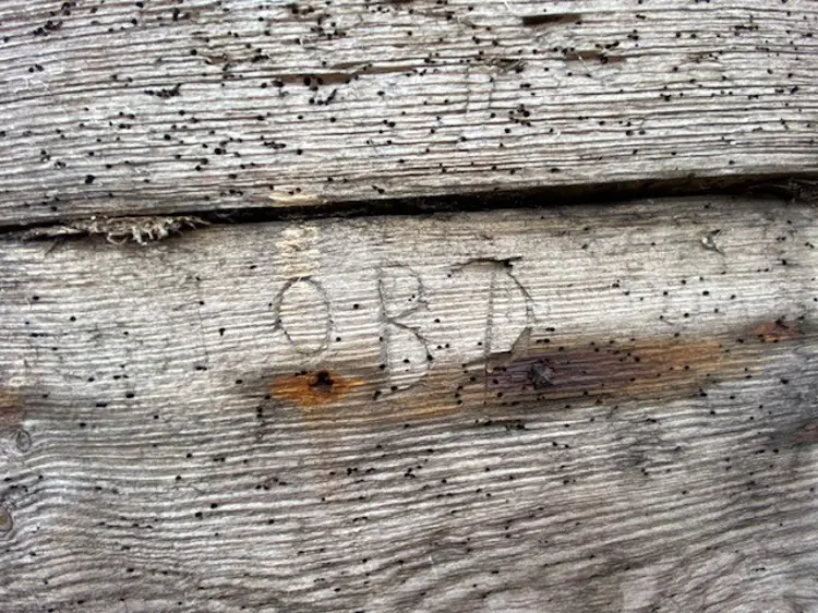 Initialer Til Ole Benjamin Som Bygget Huset