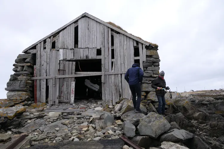 Befaring Ved Gammelt Steinnaust På Liss Demma