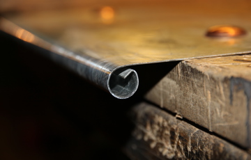 Beslag med vulst og kupler over innfesting. Foto: Christer Stenby       