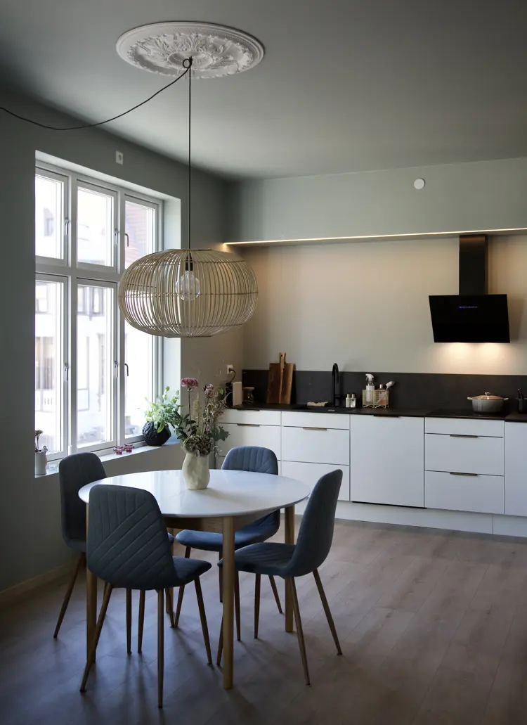 13DF7F44 5205 4695 A40C 228F5FFA0341 1 201 A