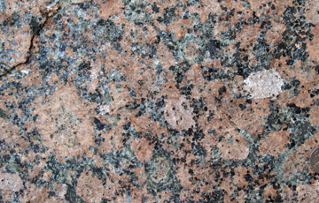 "Eage red" - Grovkornig granitt fra Finland. Foto: Tom Andersen