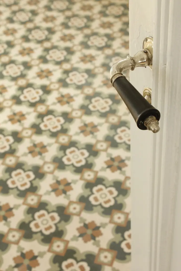 Original linoleum, fantastisk vakre gulv etter en god del jobb! Foto: Ulf Styren