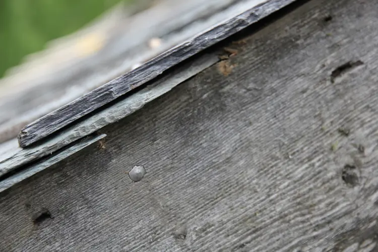 Skiferen-lagt-ut-over-vindskien.-Foto:-Bygg-og-Bevar