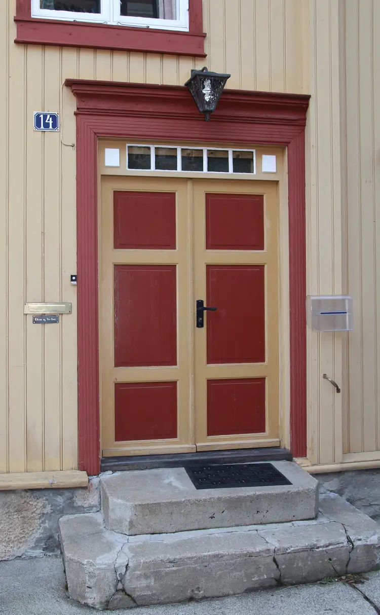 Kobberoksid-rødt, to nyanser okergult og litt hvitt. Røros. Foto: Christel Wigen Grøndahl, Bygg og Bevar