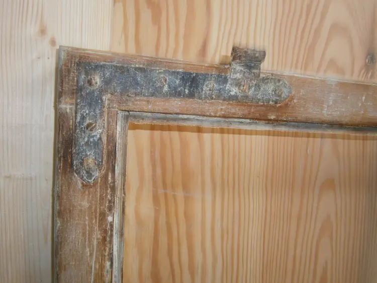 Opprinnelig beslag i god stand. Foto: Byggeskikksenteret