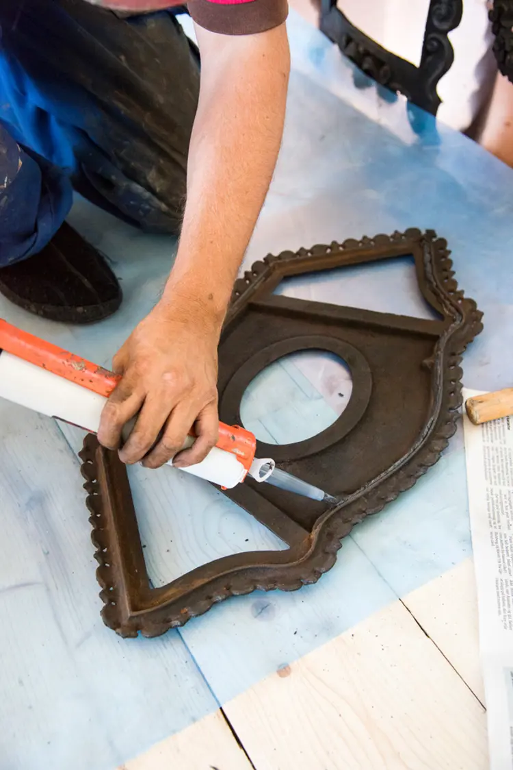 18 Husk å påføre rikelig med kitt på alle sider som festes sammen. Foto: Norske Hjem