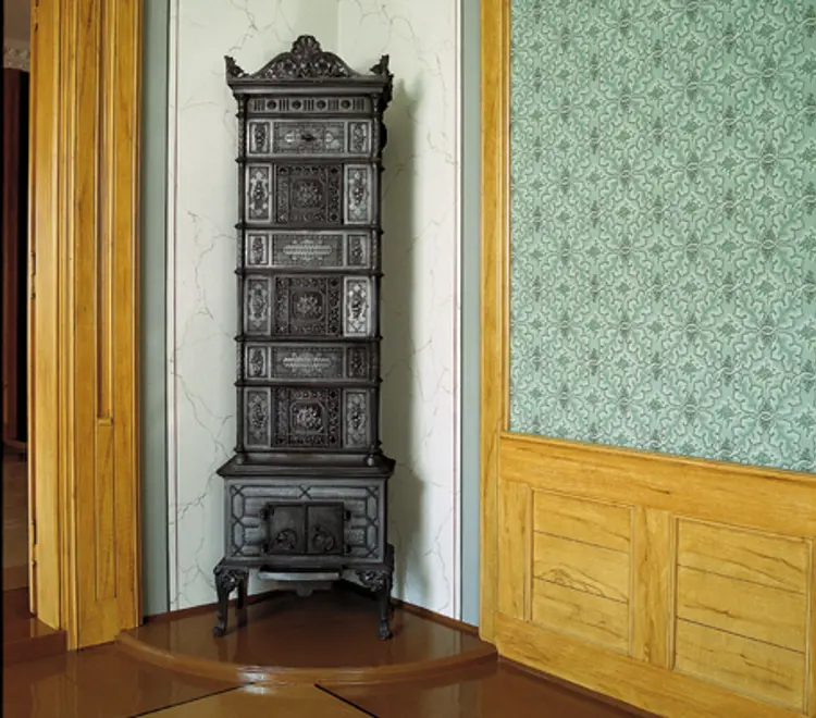 Gammel etasjeovn. Foto: Elsa "Sprossa" Rønnevig