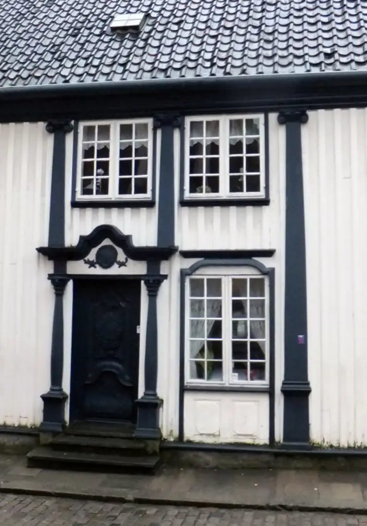 Kostbare farger blyhvitt og proyserblatt.jpg