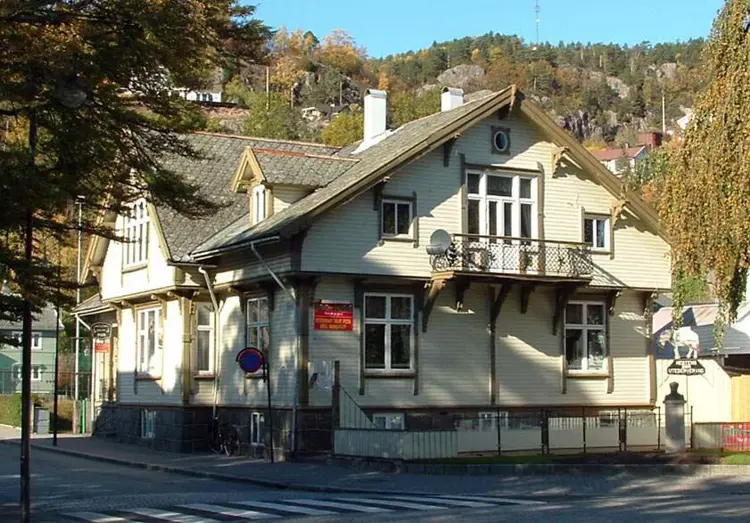 Dragestil i Brogata. Foto: Ivar Ole Iversen, Byggeskikksenteret i Flekkefjord