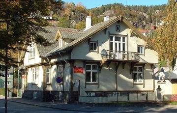 Dragestil i Brogata. Foto: Ivar Ole Iversen, Byggeskikksenteret i Flekkefjord