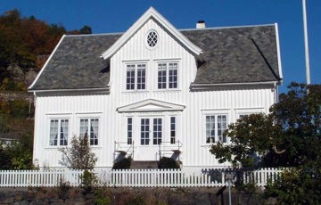 Villa i nyklassisistisk stil, Prostebakken. Foto: Ivar Ole Iversen, Byggeskikksenteret i Flekkefjord