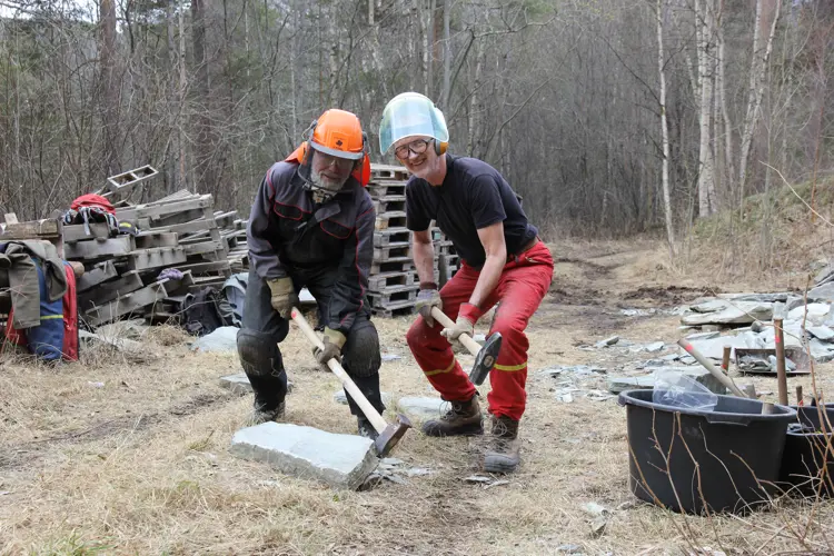 Reidar og Hans deler steiner