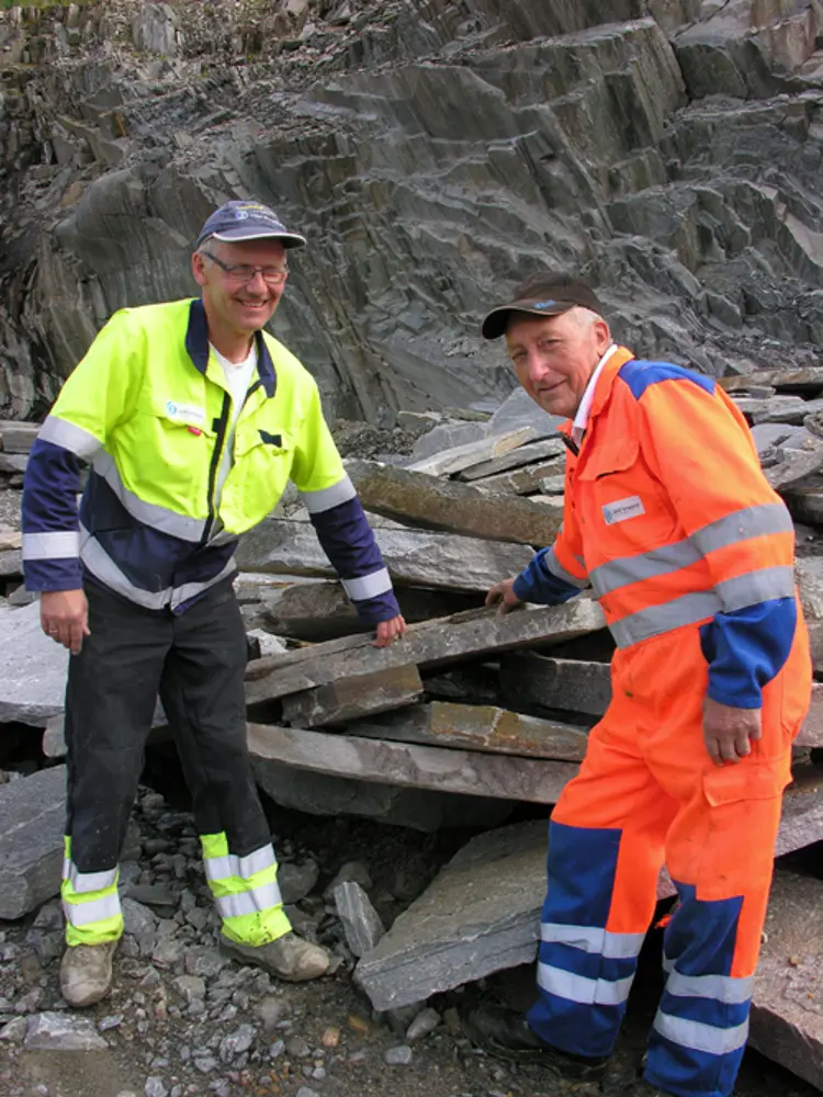 Aksel Isdal og Lars Staupe i Sveio-bruddet. Foto: Helge Haugen