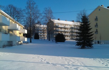 I mellom blokkene var det plass til lek og adspredelse. Foto: Hilde Fossum Sundre