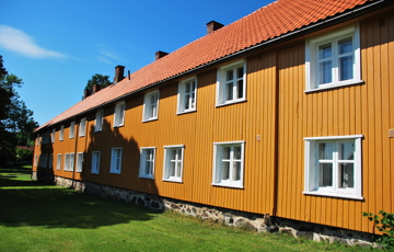 Mannskapsbrakker ved Gamle Horten gård i Vestfold. Foto: Kulturminnefondet