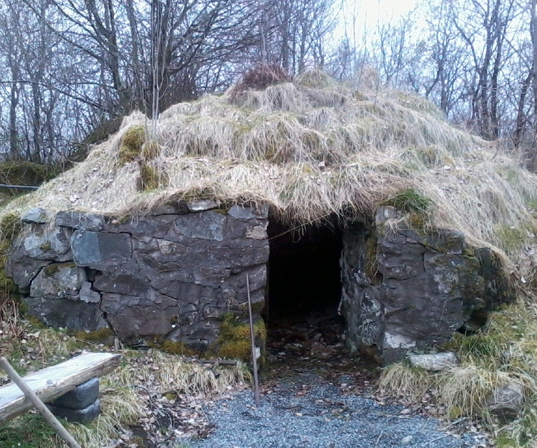 Jordkjelleren før istandsetting. Foto: Ole Kristian Kjenes