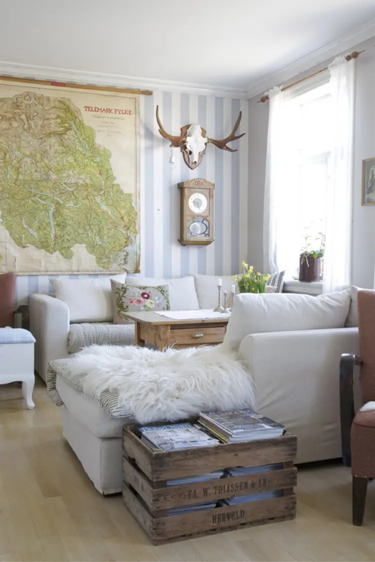 Stuen møblert med nytt og gammelt. Foto: Liv J Sandvik Jakobsen