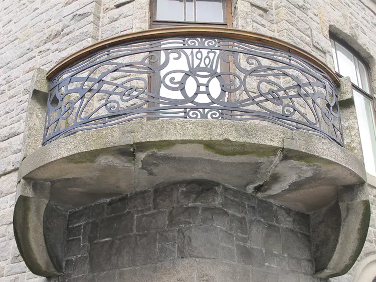 Detalj av smijernsrekkverk (1907) Apotekergården/Jugendstilsenteret, Ålesund