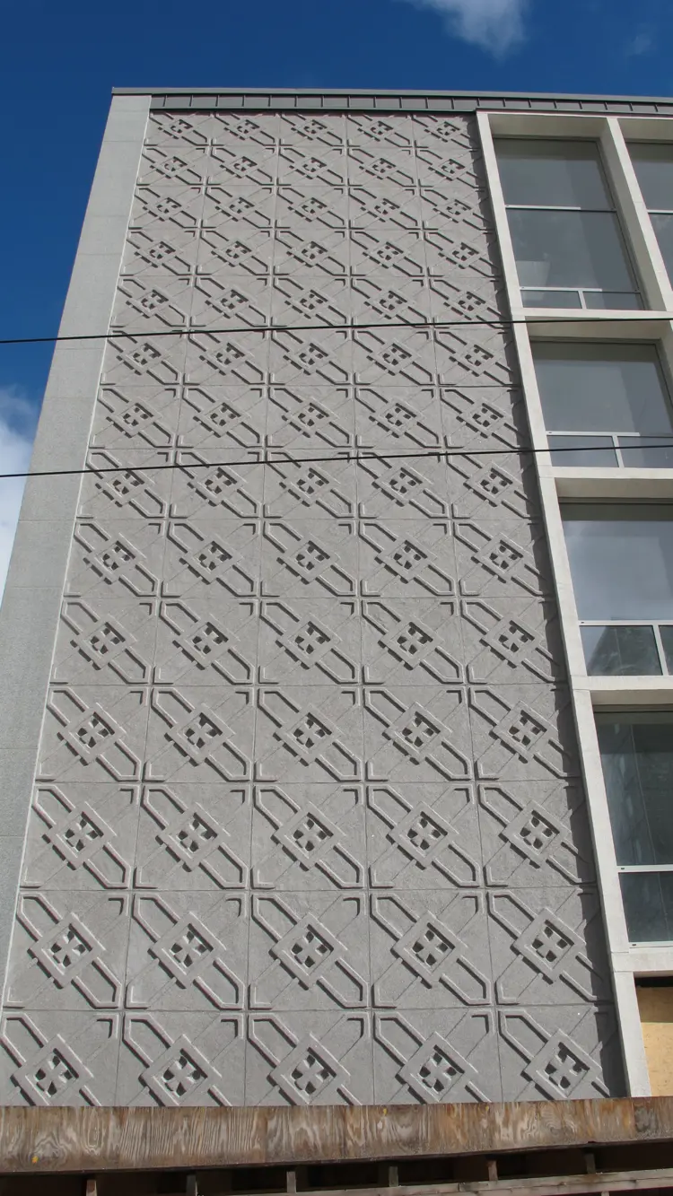 Fasade etter rehabilitering Årstad vgs Foto: Beting Consult as