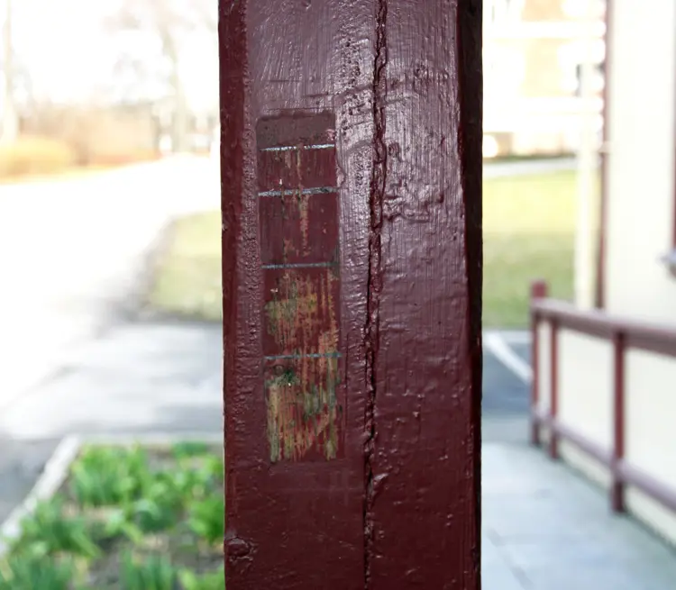 Fargetrapp. Fargeundersøkelser er ofte en morsom tidsreise i god og dårlig smak. Det er ikke alltid fantasien har vært så stor. Her har de vært trofast mot paletten siden første strøk. Foto: Christel Wigen Grøndahl, Bygg og Bevar