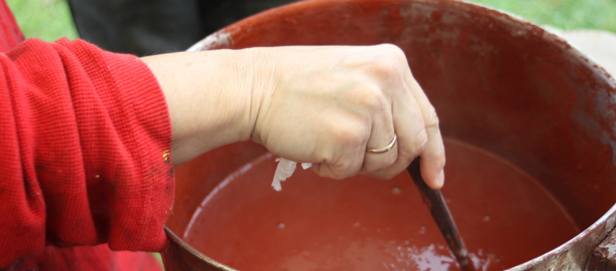 Koking av kompmaling. Foto: CEWG