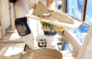 Murer i arbeid. Foto: Weber Norge