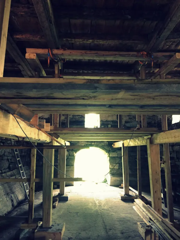 Fraukjelleren - når den er ryddet og tømt, et rom med mange muligheter.