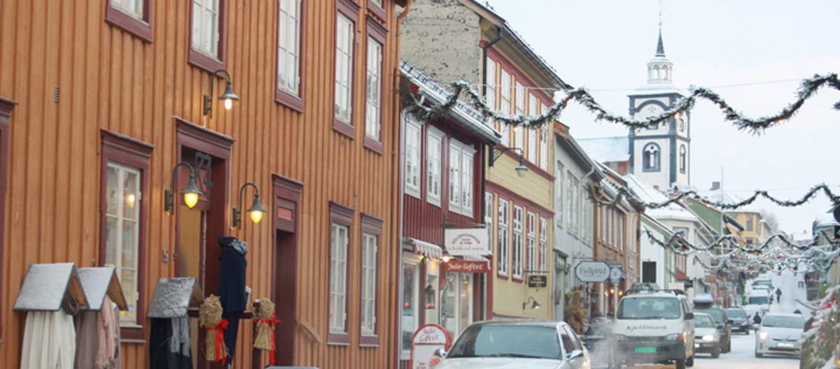Kjerkgata, Røros. Foto: CEWG