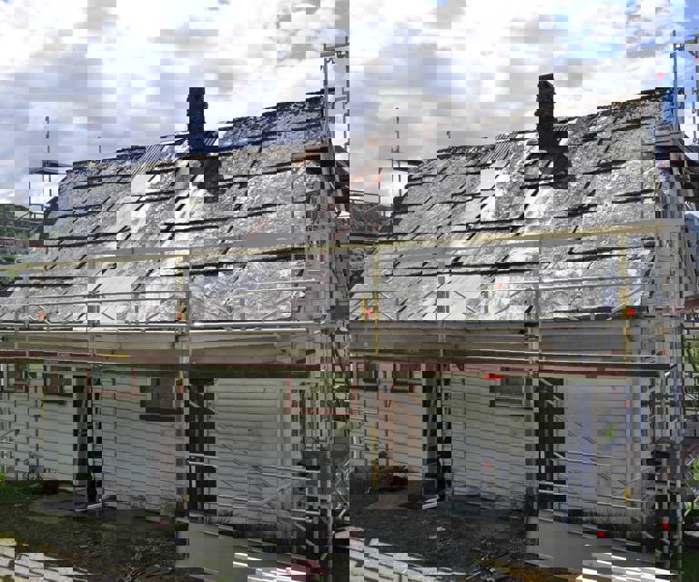 Arbeidet påbegynnes. Foto: Solvorn Laft og Bygg