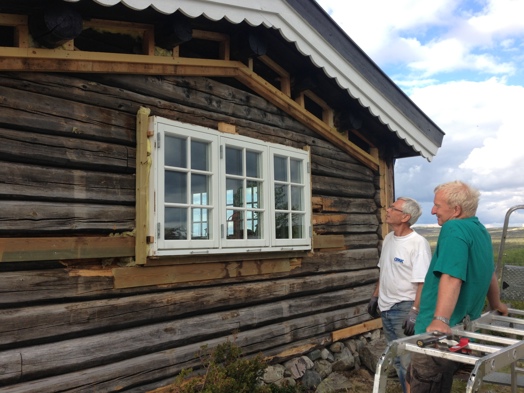 Gammel kledning revet og klar for ny tretoms utforing.jpg Gammel kledning revet og klar for ny tretoms utforing.jpg