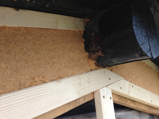 Lett aa forme presis fylling av isolasjonsomraadet.jpg Lett aa forme presis fylling av isolasjonsomraadet.jpg