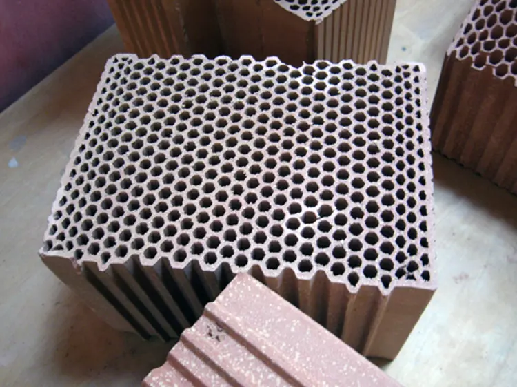 Lett-teglblokker. Foto: Varis Bokalders