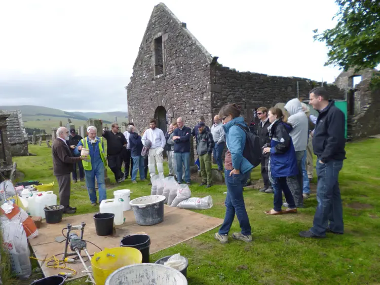 Klar til å starte. Kursdeltagerne er både observatører og praktikere.