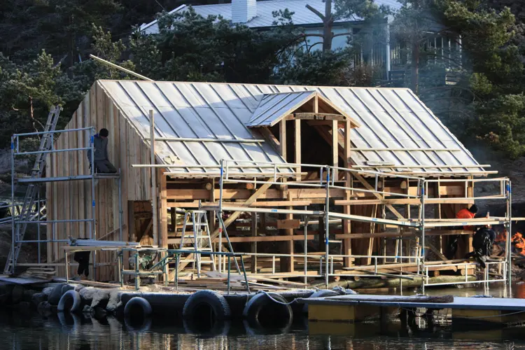 Naust i Lavvåsvågen under restaurering av Høie Ueland. Foto: Høie Ueland
