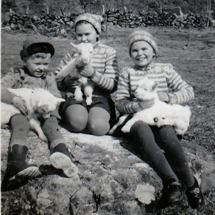 Saman med Larsen-tausene.jpg