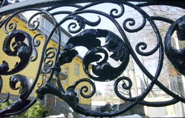 Detalj av port i Fredrik Stangsgate på Frogner i Oslo. Foto: Karen Bjerke