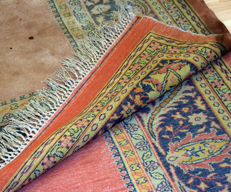 Detalj fra det håndlagde gulvteppe. Foto: Sjur Harby