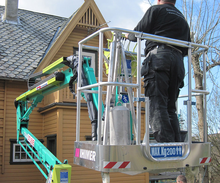 Arbeidene på pipen er utført av Smart Varme AS i 2012. Foto: Øyvind Johnsen