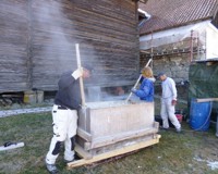 Lesking-av-kalk-paa-Gamle-Hvam.-Foto:-Terje-Berner