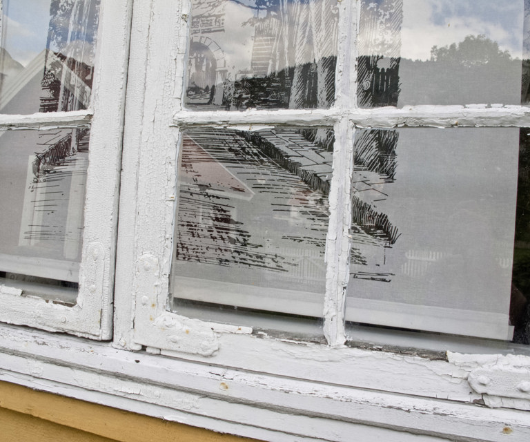 Smårutet vindu Foto: Øyvind Johnsen