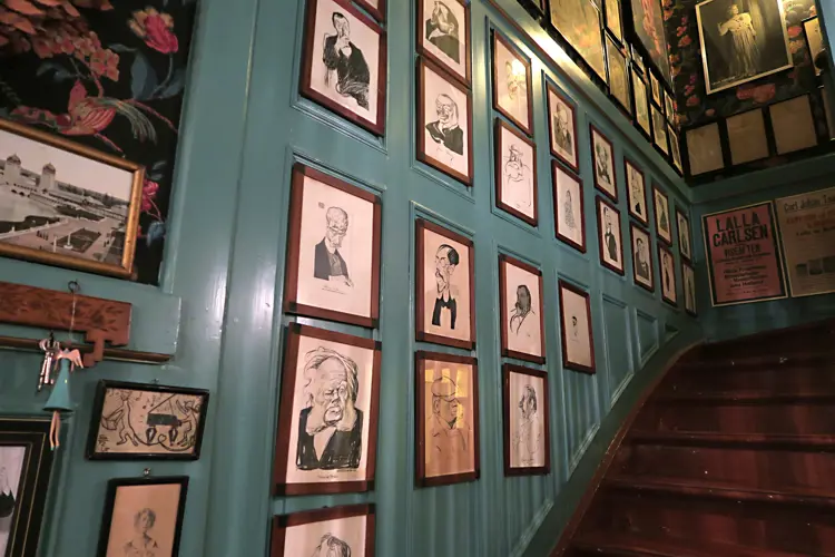 Trapp med revyhistorie . Foto Karen Thommesen, Riksantikvaren.jpg