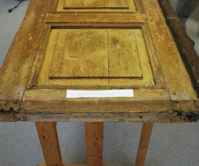 råteskade i underkant på dør.JPG