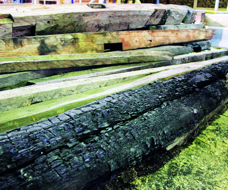 Telegrafen brannskadet tommer