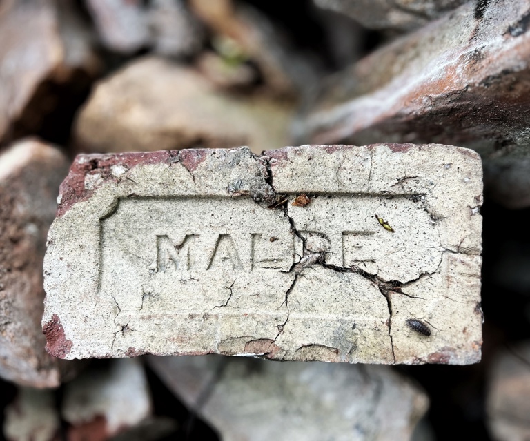 Materialer kan brukes igjen. Ombruk gir både sjel og bærekraft. Det handler om å se verdien i det som allerede finnes. Fagfolk og håndverkere sitter på kunnskapen som gjør ombruk mulig i praksis. Foto: Bygg og Bevar